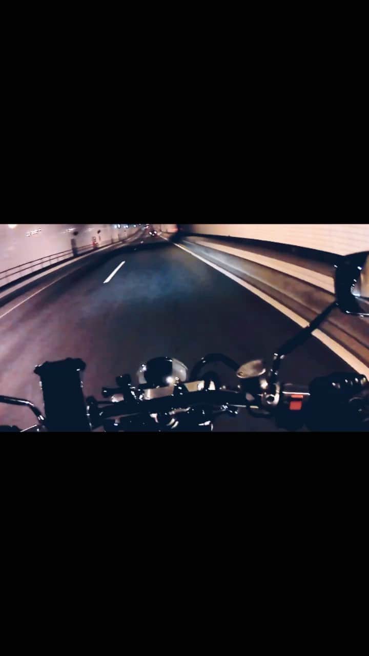 長田成哉のインスタグラム：「#nightride  #motorcycle  #bikelife #bikestagram  #バイクのある風景  #エリミネーター250v」