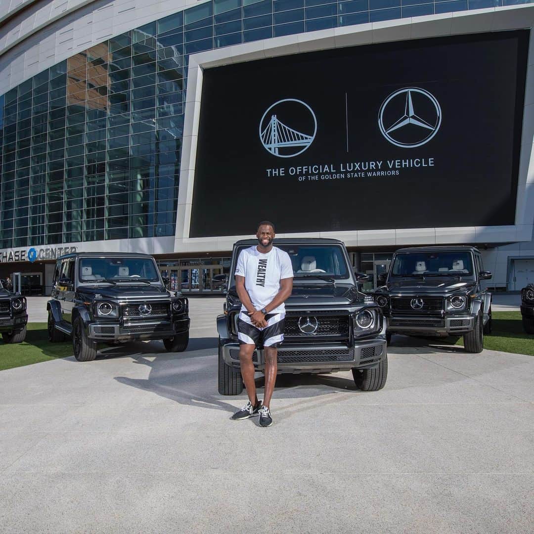 ドレイモンド・グリーンのインスタグラム：「Feels so good to be back! Thanks to @mercedesbenzusa for this starting 5. Time to get to work #Dubnation! #MBAmbassador」
