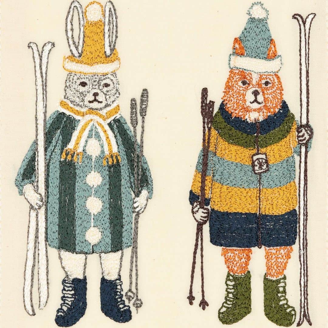 コーラル アンド タスクさんのインスタグラム写真 - (コーラル アンド タスクInstagram)「These two ski buddies are ready to hit the slopes!❄️🎿 Fox and bunny are bundled up in bright striped coats and pompom hats! #coralandtusk」1月4日 0時19分 - coralandtusk