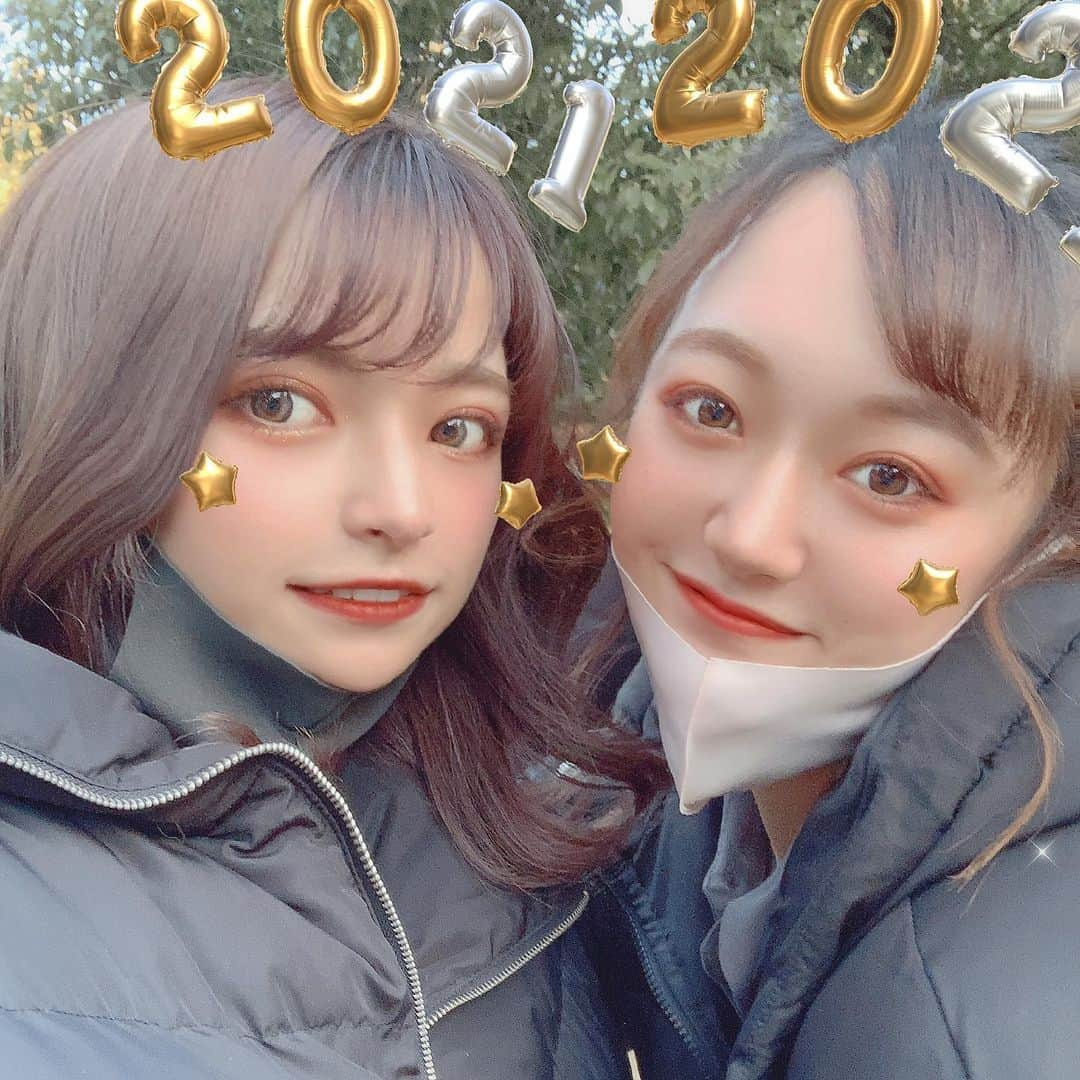 Harukaのインスタグラム：「・ 2021年の初莉緒も安定に 腹抱えるぐらい笑った ・ ・ #2021 #今年は信号無視しないでね #お願いだから #まあ #今日は信号ないとこで #急に止まり出したけどね #アウトです」