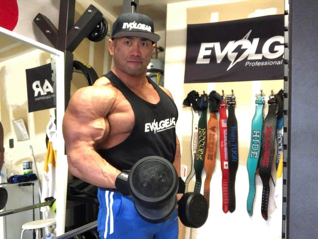 Hidetada Yamagishiさんのインスタグラム写真 - (Hidetada YamagishiInstagram)「My choice of gym equipment @evolgear !  2021年も @evolgear に注目！  #evolgear #エヴォルギア #エボルギア #FWJ #IFBBPRO #トレーニングマシン #筋トレマシン #フィットネス #ワークアウト #トレーニング #パーソナルトレーニング #パーソナルトレーナー #ジム #フィットネスジム #フィットネスクラブ #パーソナルジム #パーソナルトレーニングジム #スポーツジム #トレーニングジム #筋トレ #ボディメイク #フィジーク #ボディビル #ギャスパリ #teamgaspari」1月4日 0時43分 - hideyamagishi