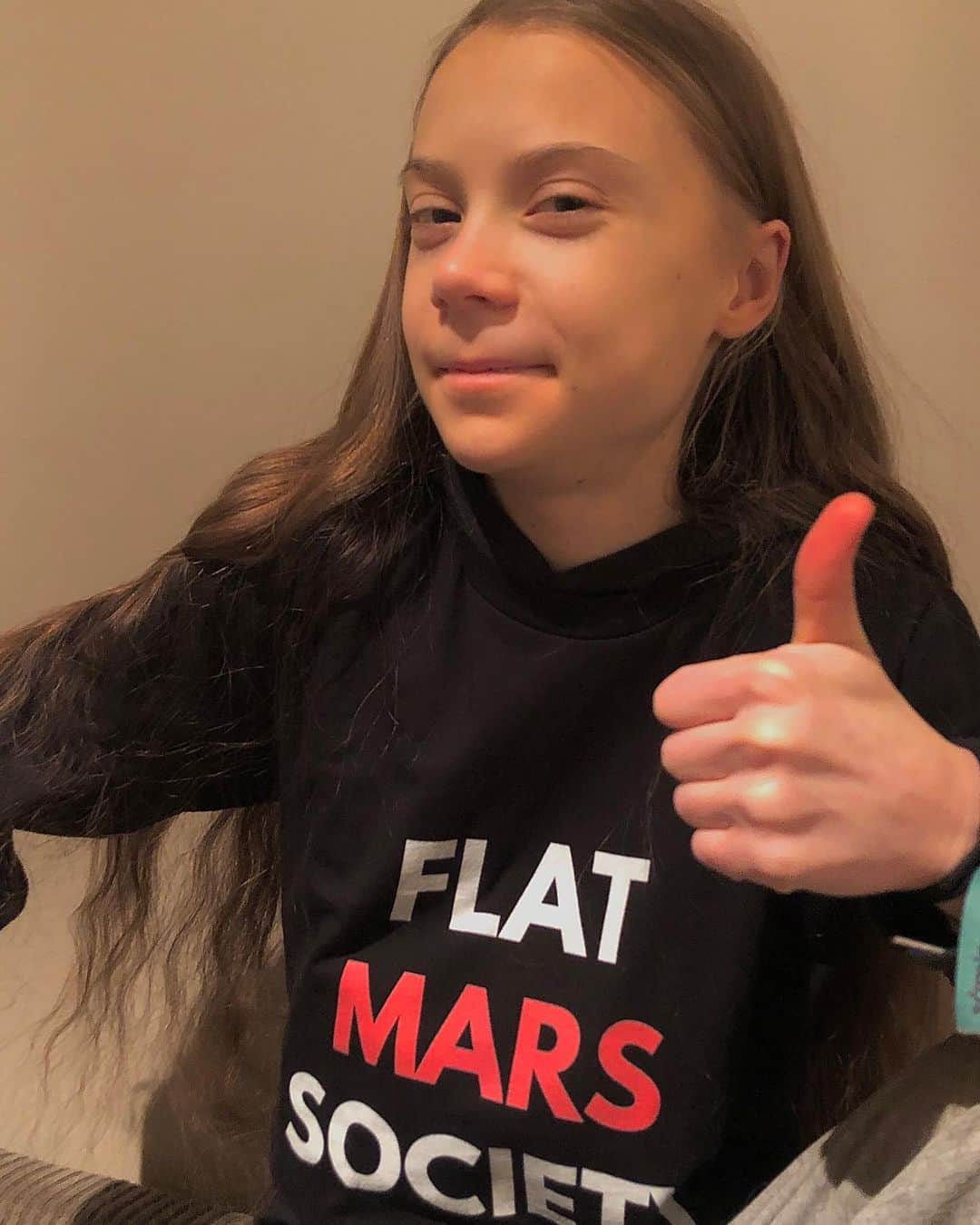 のインスタグラム：「Thank you so much for all the well-wishes on my 18th birthday!  Tonight you will find me down at the local pub exposing all the dark secrets behind the climate- and school strike conspiracy and my evil handlers who can no longer control me! I am free at last!!」