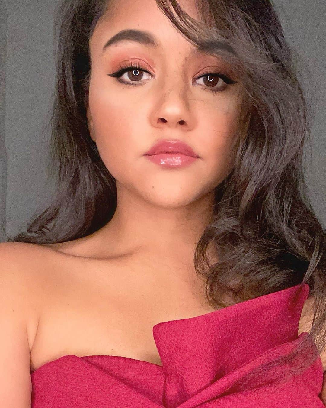 キャット・デルーナのインスタグラム：「I love you all❤️❤️❤️❤️」