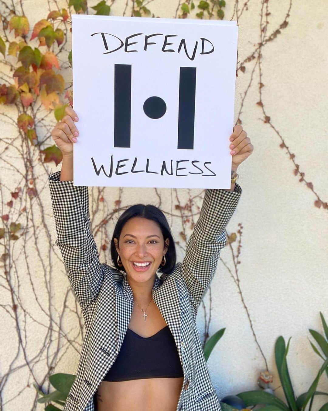 ジョーディン・テイラーのインスタグラム：「It’s so important to protect our headspace. I’ve been thinking about my mental health as a battle field and I’m ready to defend it to the end!!  Continuing my wellness journey into 2021. Here’s to hoping for NO VIRUS, NO MURDER HORNETS, and NO ANXIETY!!!   #defendwellness @healistnaturals」