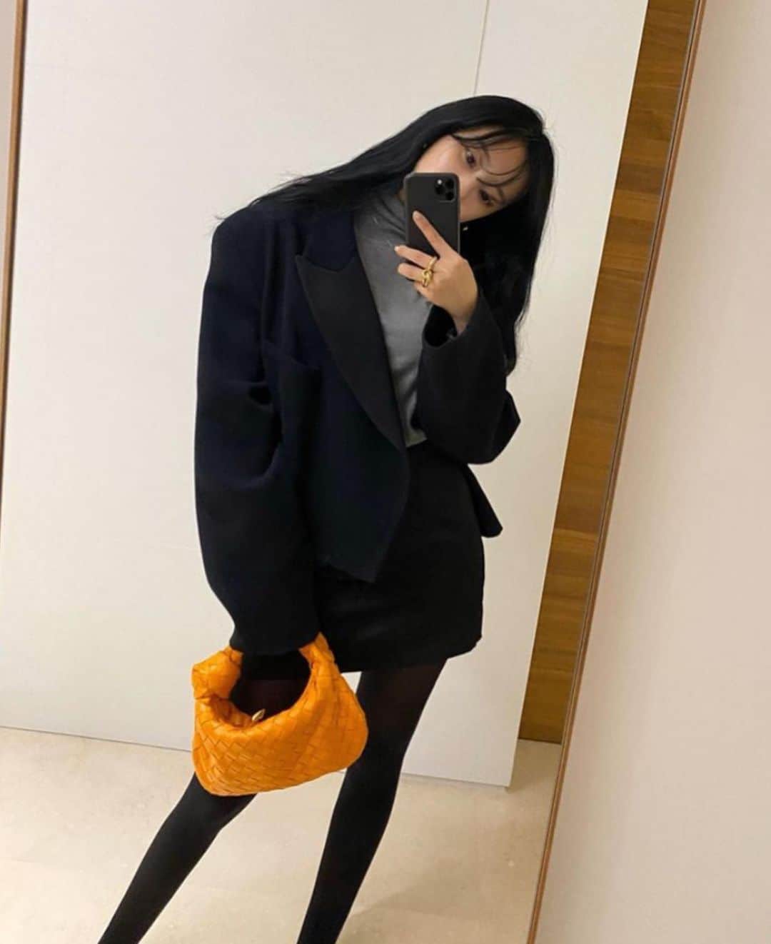 ヒョミン さんのインスタグラム写真 - (ヒョミン Instagram)「🪞🤳🏻」1月4日 1時34分 - hyominnn