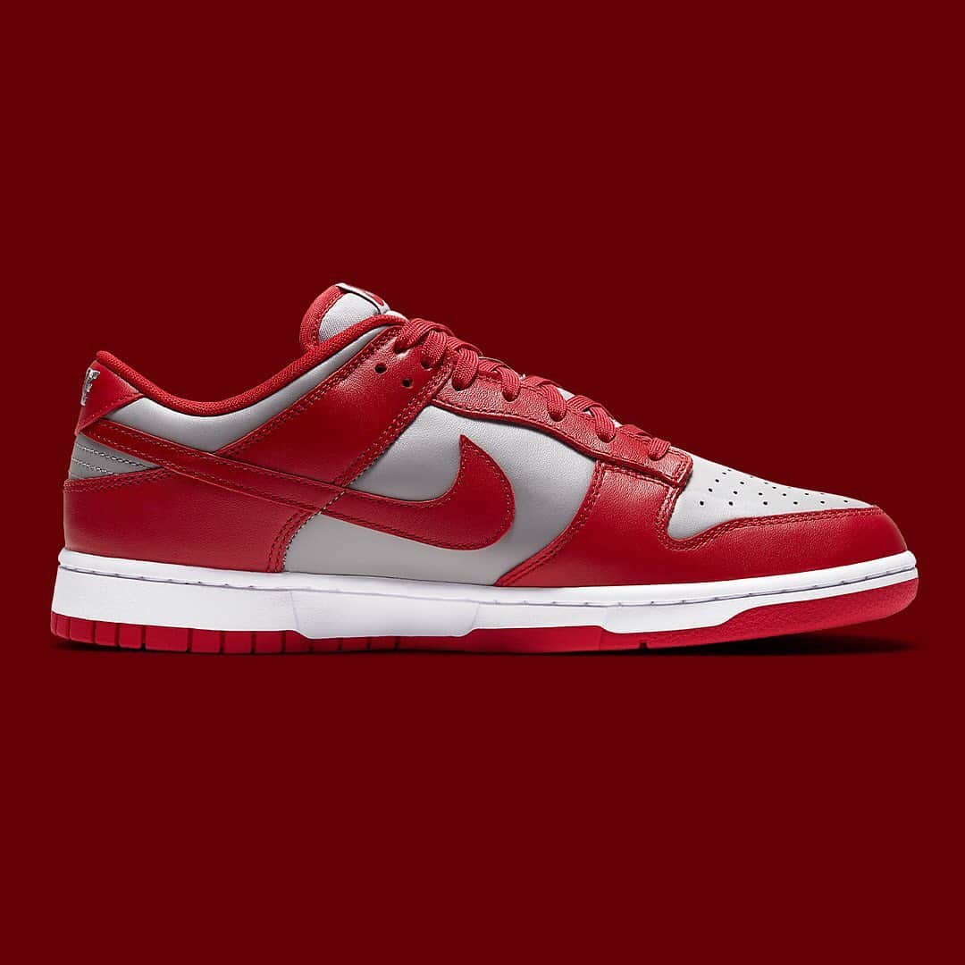 HYPEBEASTさんのインスタグラム写真 - (HYPEBEASTInstagram)「@hypebeastkicks: Take an official look at the upcoming @nike Dunk Low "UNLV." Runnin’ Rebel school colors of “Varsity Red” and “Medium Grey” alternate atop its full leather upper, the former hugs the Swooshes and overlays while the latter pours over the toe boxes, quarter panels, and collars. Additional branding is found via Nike Sportswear logos printed across the tongues while the customary heel “Nike” hits stand out in bright white. Expect these to release on January 14.⁠⠀ Photo: Nike」1月4日 1時44分 - hypebeast