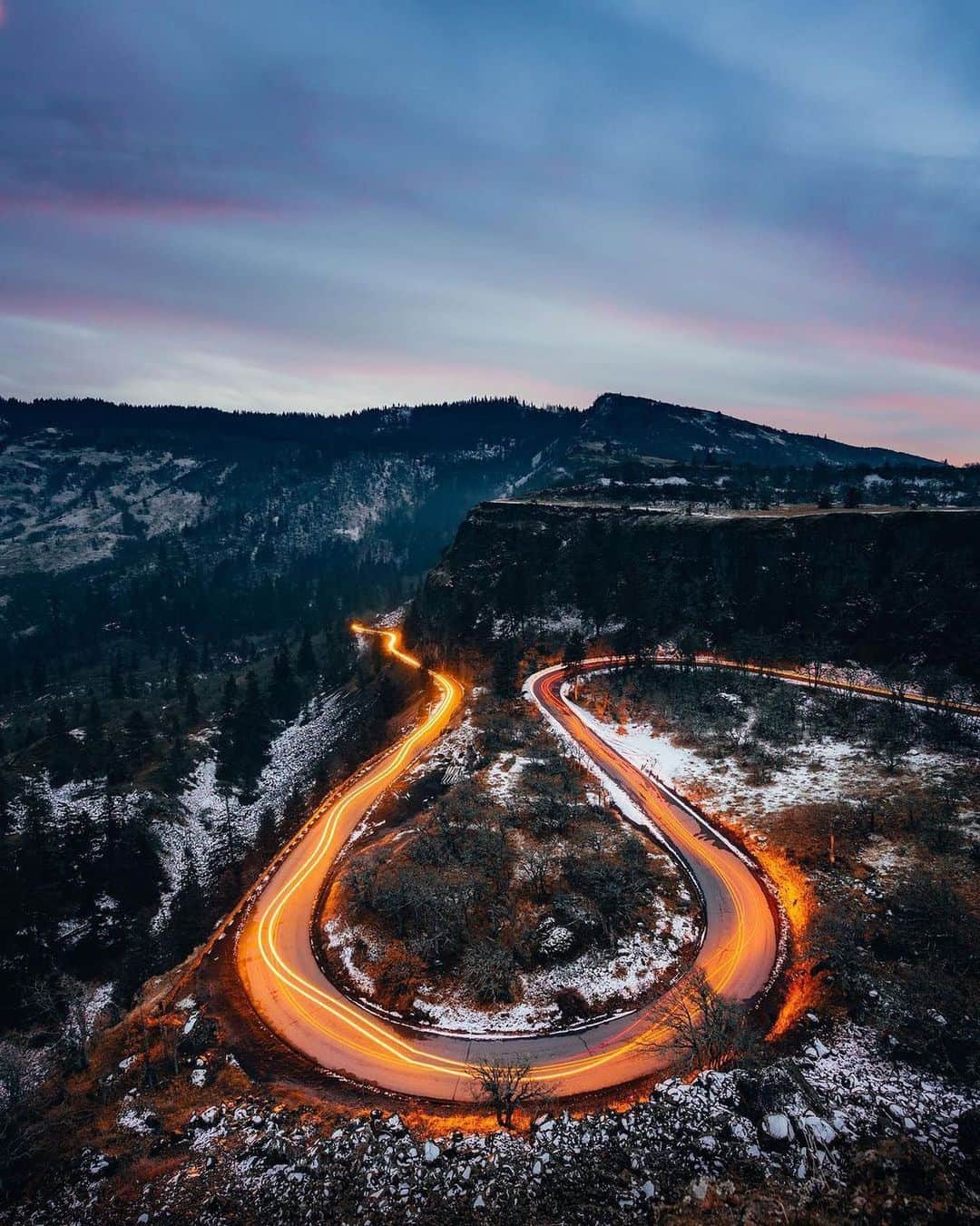 Instagramさんのインスタグラム写真 - (InstagramInstagram)「#HelloFrom Rowena Crest, Oregon. We are dreaming of driving up to this viewpoint overlooking the Columbia River Highway that bends in a perfect horseshoe shape. 🔥⁣ ⁣ Photo by @maxloew」1月4日 1時52分 - instagram