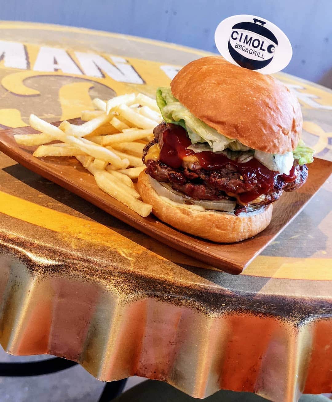 REIKAさんのインスタグラム写真 - (REIKAInstagram)「. ❤🍔HAMBURGER🍔❤ yummy〜😋🌟  #hamburger #ハンバーガー」1月4日 13時08分 - reika_japan