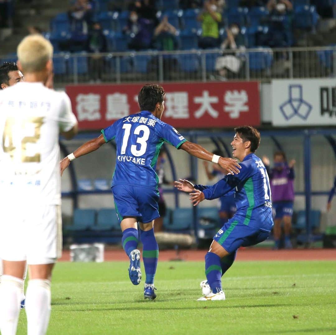 清武功暉のインスタグラム：「徳島のみなさん、2年間ありがとうございました！ 徳島のJ1昇格のチームの一員であったことをとても誇りに思います！ 僕のサッカー人生でとても大きな2年間でした！  そして、FC琉球のみなさん！ 初めまして！清武功暉です！ 琉球の勝利のために全力を尽くします！ よろしくお願いします！」