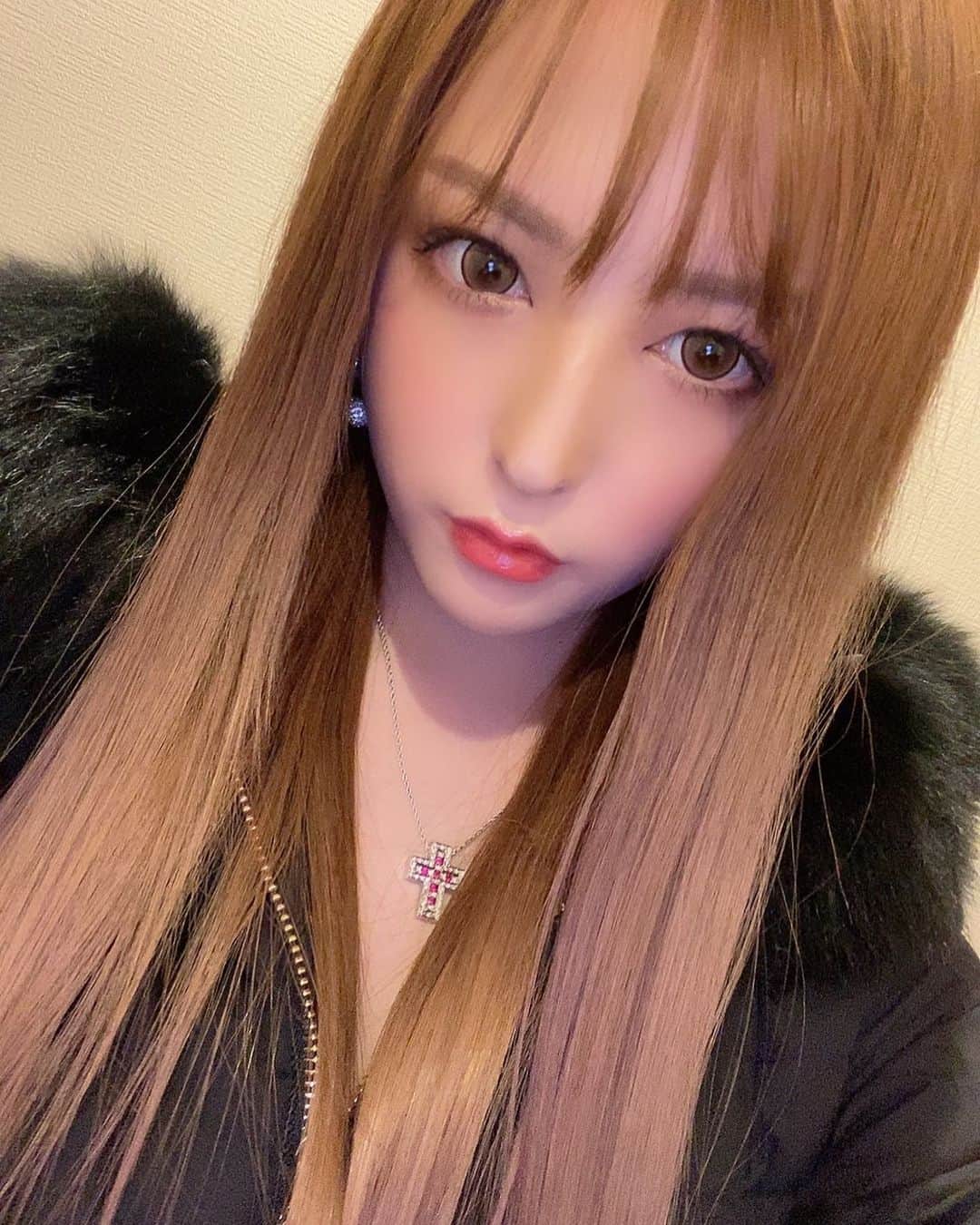 立花アヤカのインスタグラム：「最近またぱっつんにしました ． ．  #カイザー #カイザーグループ  #クラブミラノ #ミラノ  #京都 #祇園 #キャバクラ祇園 #京都キャバクラ #祇園キャバクラ #キャバクラ京都 #キャバクラ #キャバ嬢 #ホステス #京都飲み屋  #kaiser #kaiser_group #milano  #japan #kyoto #gion」