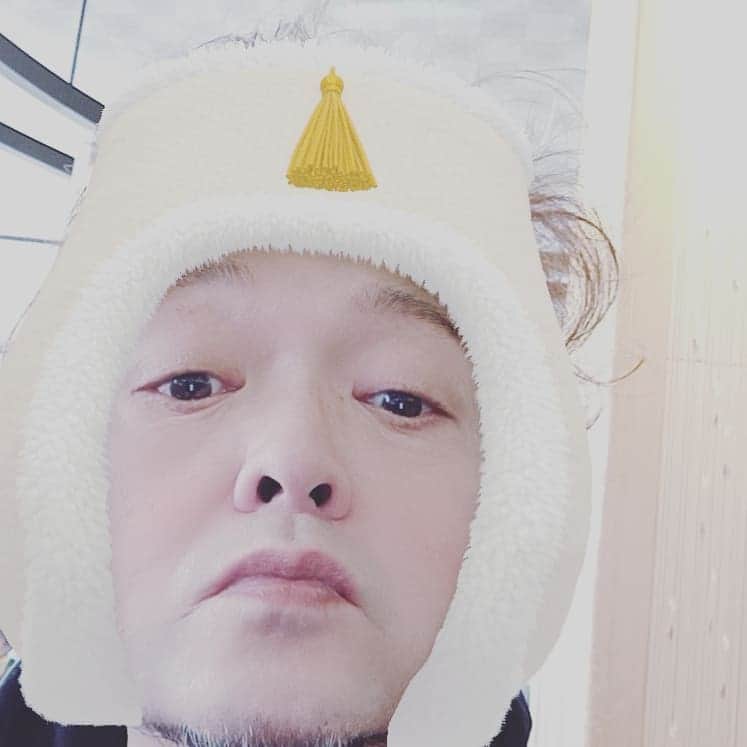 松本隆博のインスタグラム：「。 みなさん！！ 今年の抱負の1つに ｢独り部屋呑み禁止｣ を掲げました。  みなさん なんとかしてください 宜しくお願いします。  ～人生遊歩道～」