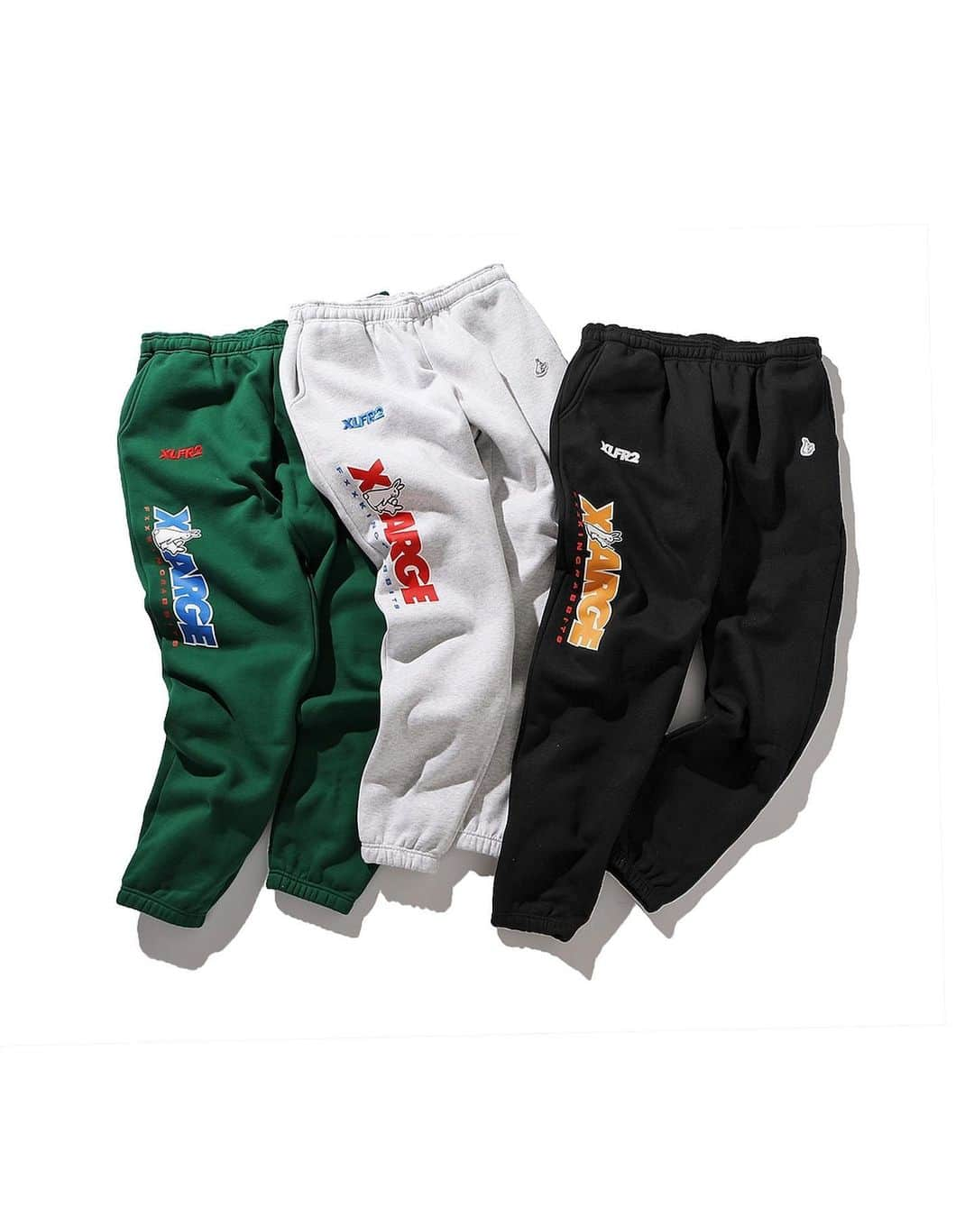 #FR2さんのインスタグラム写真 - (#FR2Instagram)「#FR2 will release for sale on January 9th (Sat), the 3rd Collaboration with XLARGE, who is celebrating the 30th anniversary of its founding. These apparel products which incorporate green, which can be said to be the key color this time, will also be used in bags, a new AirPods Pro case, and boxer shorts.  #FR2 は創立30周年を迎えるXLARGEとの第3弾コラボレーションを1月9日(土)から発売します。 今回のキーカラーとも言える緑を取り入れたアパレル商品、バックと新たにAirPods Proケースやボクサーパンツも展開します。  #FR2 將自 1 月 9 日開始販售與即將迎來創立 30 周年的 XLARGE 共同推出的第 3 波合作商品。 同時亦會推出加入綠色這個可說是本次的關鍵色的服飾商品、包包，以及全新的 AirPods Pro 收納盒與四角內褲。  #FR2 将于1月9日（周六）与迎来创业30周年的XLARGE发售第三弹合作商品。此次将展开以绿色为基本色的服装商品和包包、还有全新的AirPods Pro盒子及拳击短裤的销售。  #xlarge#FR2#fxxkingrabbits#頭狂色情兎 #gr8#film#filmphotography #leica#leicamp#leicacamera」1月4日 12時13分 - fxxkingrabbits