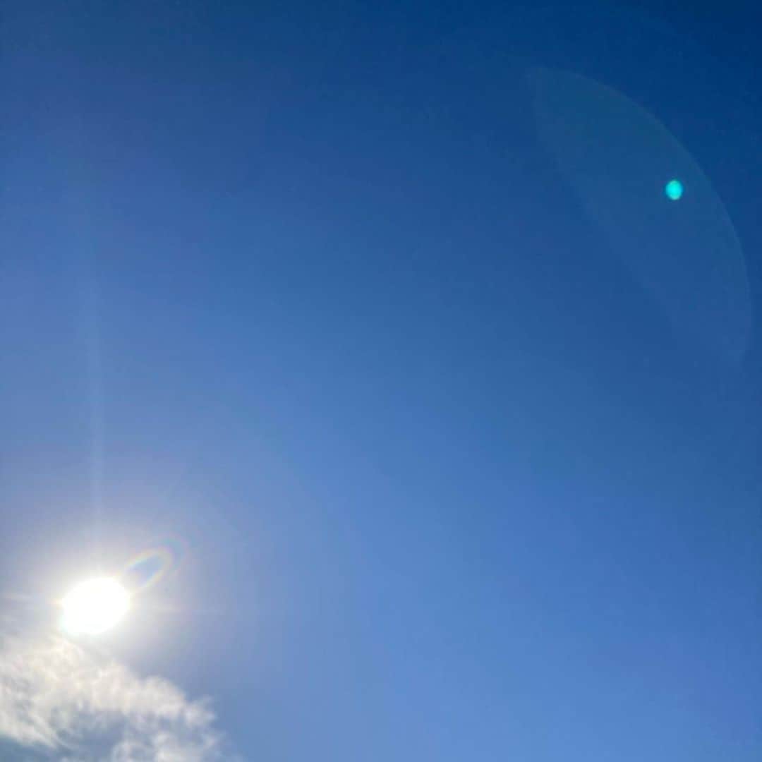 山田義孝のインスタグラム：「🛸🛸🛸 今年こそUFOを目撃できますように。 今日は変な夢を見たから『街』を聴こう。。。 サブスクなどで聴いてみて✌︎ #吉田山田 #街 #そして渋谷マルイにて #吉田山田展開催中 #無理の無いようにお近くの方は是非」