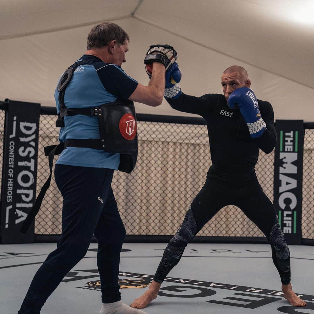 コナー・マクレガーさんのインスタグラム写真 - (コナー・マクレガーInstagram)「Myself and Conor Jr. working alongside a stellar team of coaches at The Knock Box.」1月4日 12時24分 - thenotoriousmma