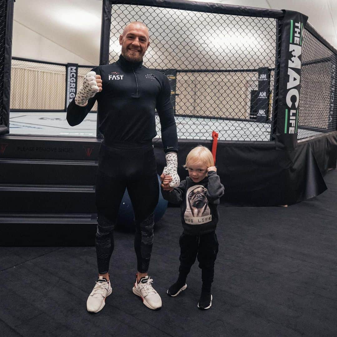 コナー・マクレガーさんのインスタグラム写真 - (コナー・マクレガーInstagram)「Myself and Conor Jr. working alongside a stellar team of coaches at The Knock Box.」1月4日 12時24分 - thenotoriousmma