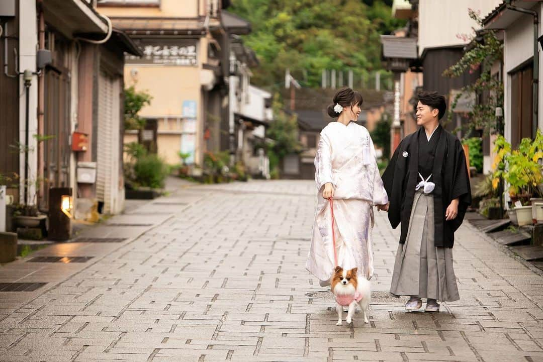 富山結婚式 ヴィラグランディス富山さんのインスタグラム写真 - (富山結婚式 ヴィラグランディス富山Instagram)「, , #白無垢  ,  , 日本古来の和装の中で 純真無垢な美しさが際立つ 白無垢へ憧れを持つ花嫁様が 最近は増えています🤍 , , 🐕 , , , , #ヴィラグランディス富山  他の写真も気になる方はプロフィールから 公式HPをご覧下さい▶︎▶︎▶︎」1月4日 12時47分 - villagrandis_toyama