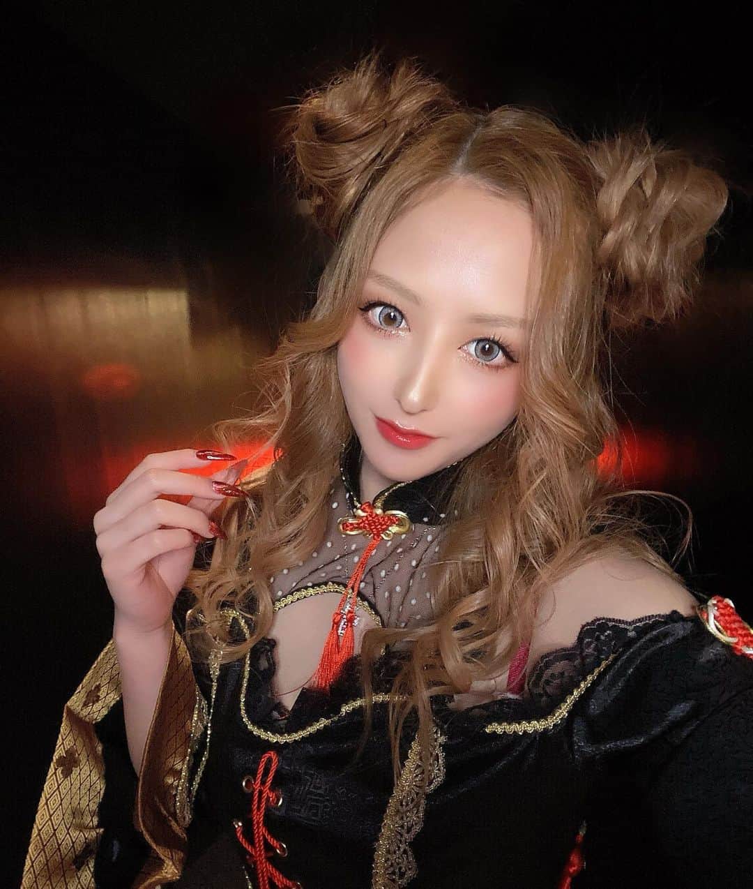 立花アヤカのインスタグラム：「そーんなやつやめちゃいなチャイナのやつ #チャイナ #中華 #ハロウィン #ハロウィンコスプレ  ． ．  #カイザー #カイザーグループ  #クラブミラノ #ミラノ  #京都 #祇園 #キャバクラ祇園 #京都キャバクラ #祇園キャバクラ #キャバクラ京都 #キャバクラ #キャバ嬢 #ホステス #京都飲み屋  #kaiser #kaiser_group #milano  #japan #kyoto #gion」
