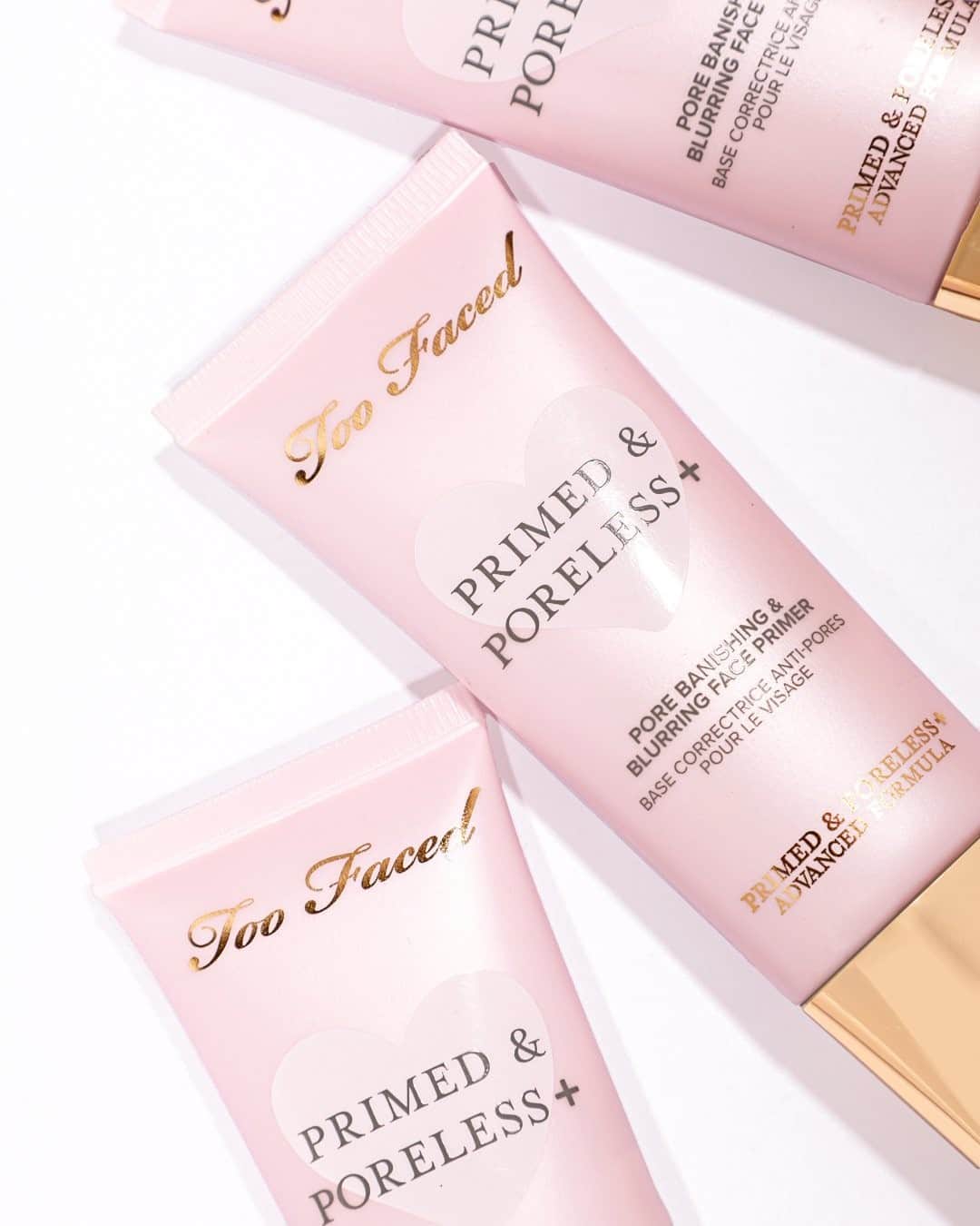 Too Facedのインスタグラム：「For skin so smooth, it’s UNREAL! 😍 Blur imperfections with our nourishing Primed & Poreless Primer formulated with hyaluronic acid, and vitamin C & E! #toofaced」