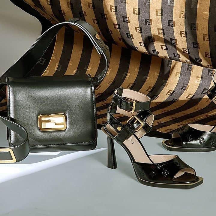 GILTのインスタグラム：「2021 is already looking good. Tap to shop up to 50% off #FENDI.」