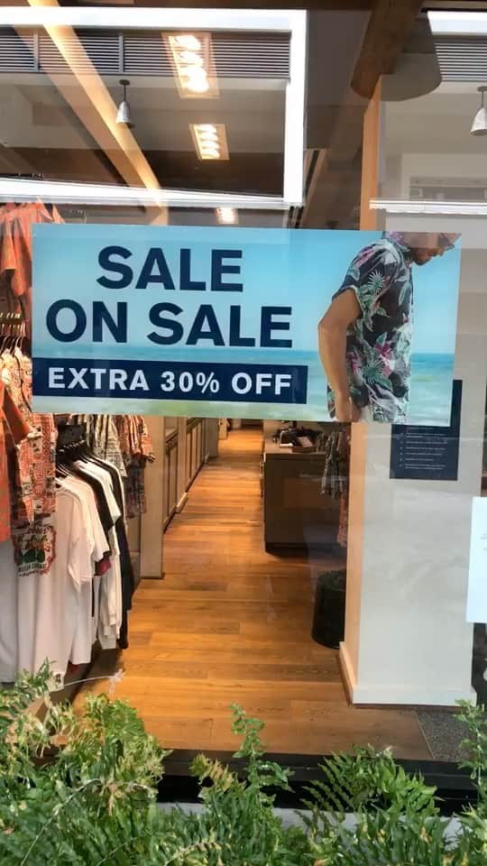 レインスプーナーのインスタグラム：「Stop by our stores and enjoy an additional 30% off all sale items.」