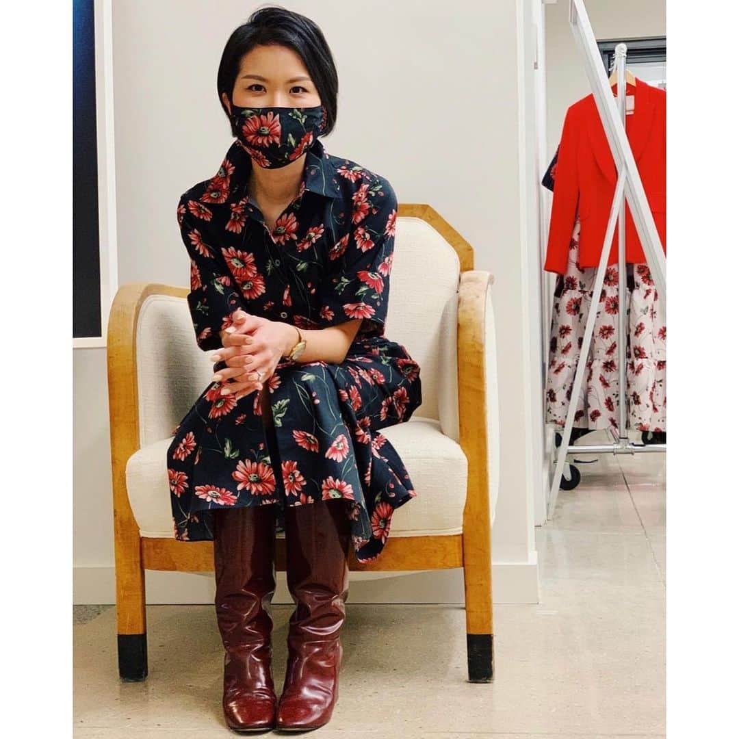 アダムのインスタグラム：「Our fearless President knows a good print when she sees one. Featuring our Resort 21 daisy print, all available at AdamLippes.com」
