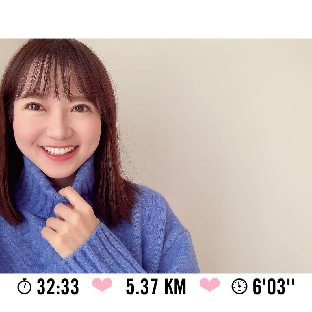 長谷川朋加のインスタグラム：「♡ ✎५⋆*{ お布団が今日も離してくれない } ୨୧ -------------------------------- ୨୧  𝔾𝕠𝕠𝕕 𝕞𝕠𝕣𝕟𝕚𝕟𝕘ᙏ̤̫͚♡ 箱根駅伝は毎年ドラマチック… いつか沿道で観たいなぁ☺︎  先月はもりもり食べた割に 雪&寒すぎて走らなかったので… すくすくとまん丸に育ちました☺︎笑 ダイエット頑張るー！！！  そして、わたしは今日が仕事始めです。 気合いを入れて頑張るぞーっ♪“ 年末年始はたくさん笑ったので エネルギーチャージ出来ました☺︎  (年末年始は写真を撮っていなくて 使い回しです…🙇‍♀️)  ୨୧ -------------------------------- ୨୧ #やりたい事は全部やる #全力前向き前のめり #走るの大好き」