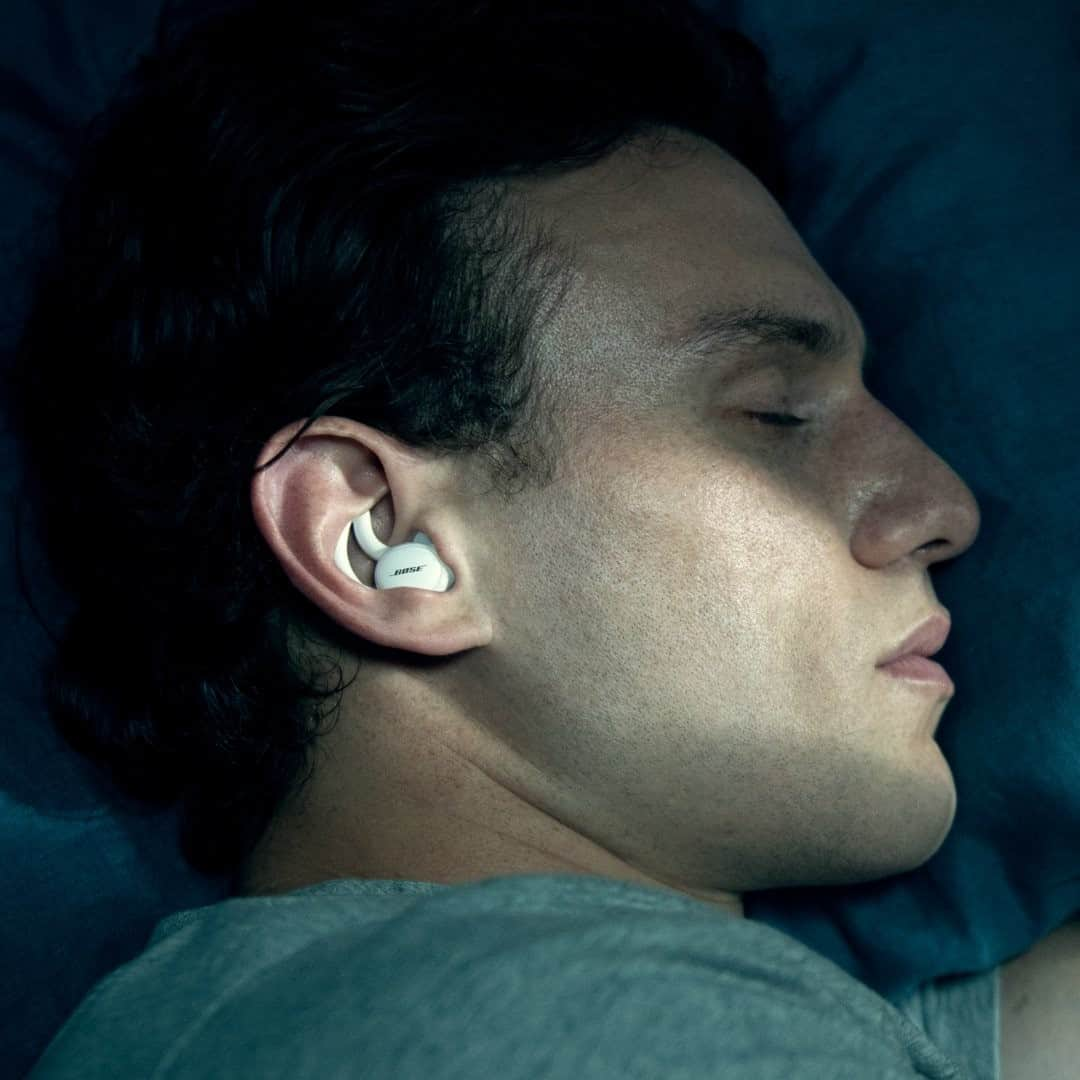 BOSEさんのインスタグラム写真 - (BOSEInstagram)「No Sunday scaries here. With soothing sounds and noise-masking technology, Bose #Sleepbuds are engineered to help you sleep​ better, so you wake up feeling refreshed and ready to take on the first Monday of the year. #AllYearAllyou #BestSleepEver ​💤  Share your photos using #MyBose for a chance to be featured!​」1月4日 7時00分 - bose