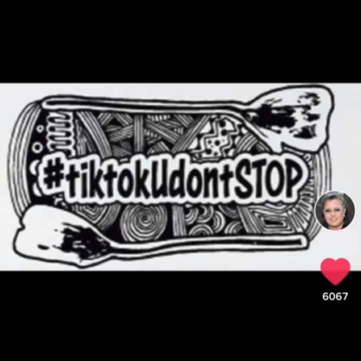 ロージー・オドネルのインスタグラム：「@tiktok」