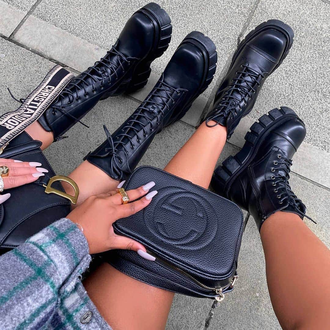 Public Desireさんのインスタグラム写真 - (Public DesireInstagram)「Its BOOT season baby😱FLOOD our comments and tell us your fave style 𝗹𝗲𝗳𝘁 𝗼𝗿 𝗿𝗶𝗴𝗵𝘁 && we might just 𝙜𝙞𝙛𝙩 𝙮𝙤𝙪 𝙖 𝙥𝙖𝙞𝙧 👀 𝘸𝘦 𝘢𝘳𝘦 𝘸𝘢𝘵𝘤𝘩𝘪𝘯𝘨 👀👀 . 𝙅𝙀𝙉𝘼 🇬🇧£44.99 / $67.99 𝙏𝙍𝙊𝙊𝙋𝙀𝙍 🇬🇧£39.99 / 🇺🇸$62.99 . Don’t forget... you can BUY now && PAY later with Klarna 😱💸 . Tap to shop hun 👆🏽 #pdbae #lookofthebae」1月4日 7時07分 - publicdesire