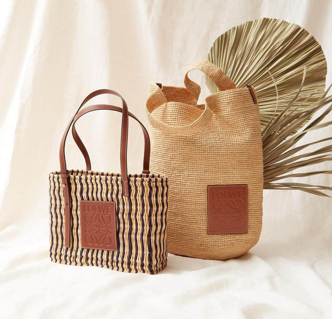 Saks Fifth Avenueのインスタグラム：「HANDBAG HEROES: @loewe's raffia totes are just the thing to transport us to a tropical state of mind. #SaksStyle」