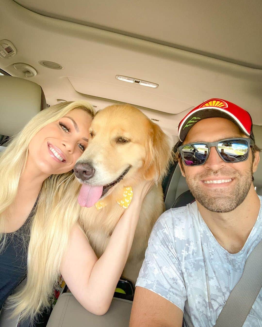 レナータ・ファンのインスタグラム：「Um Domingo de muito amor e paz de espírito!!! Obrigada @atilaabreu51 #Messi #Abel @abreualexandra51 @joaoabreu51」