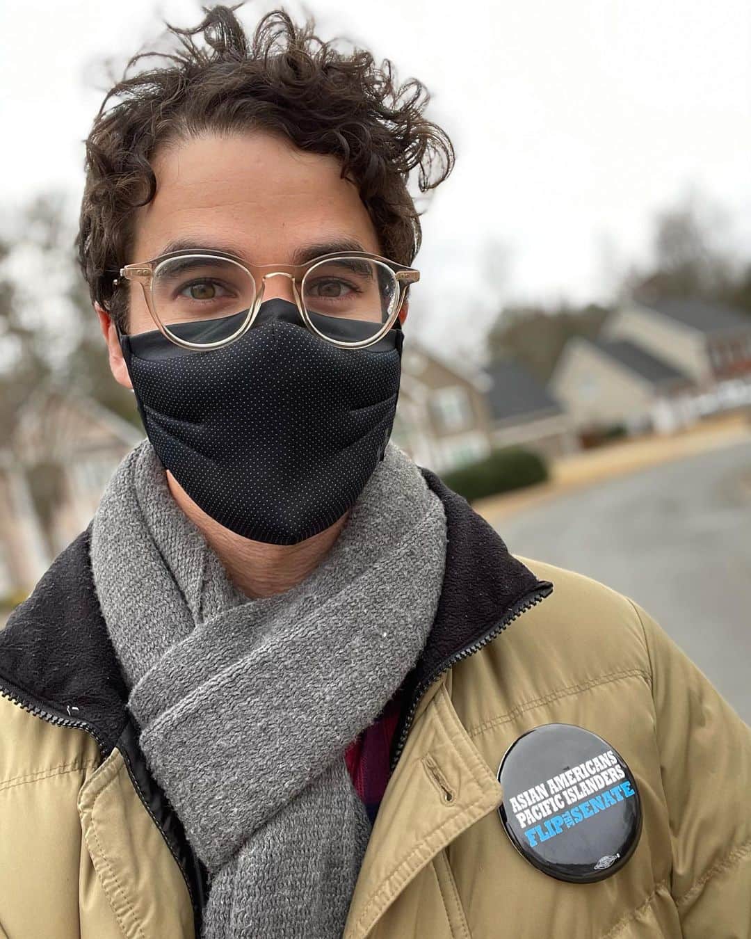 のインスタグラム：「Drove out to the Peach State to make sure registered Georgia Democrats have made a voting plan for the upcoming US Senate runoff elections on January 5th.   Good news is- a lot of them have already voted early! But there are still a number of people who HAVEN’T made a voting plan yet, and we need to make sure they know where and how to get their vote counted.  For the next couple of days, I’ll be canvassing on the ground in key counties of Georgia until the election.  If you’re in Georgia, come canvass with me if you can- or if you’re in a different state you can still volunteer and help us mobilize... Either way, you can find out how to join at http://mobilize.us/ or the link in my bio.   #turnoutGA」