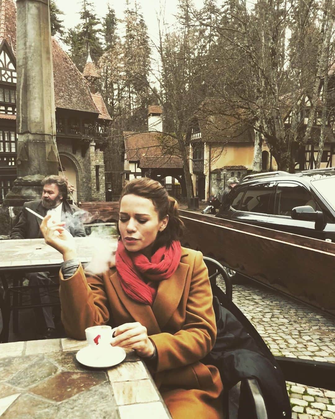 ベサニー・ジョイ・レンツのインスタグラム：「I know i know 🚬 i don’t care i love this photo and life is short so I’ll have a cigarette in Europe over coffee if I want to. #2021MOOD」