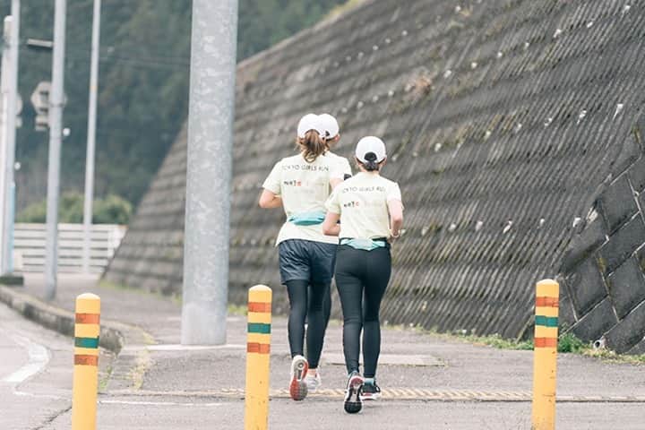 TOKYO GIRLS RUNのインスタグラム：「今年も1年よろしくお願い致します✨ #beachme #相模屋 #slendaginza #slenda #アンダーアーマー #tgr #tgc #東京ガールズコレクション #tokyogirlscollection #tokyogirlsrun #marathon #マラソン #sports #healthy #running #instagood #power #スポーツ #diet #ダイエット #ランニング #sportswear #workout #training #フルマラソン #ランニング女子 #rungirl #トレーニング #instarunning #健康」