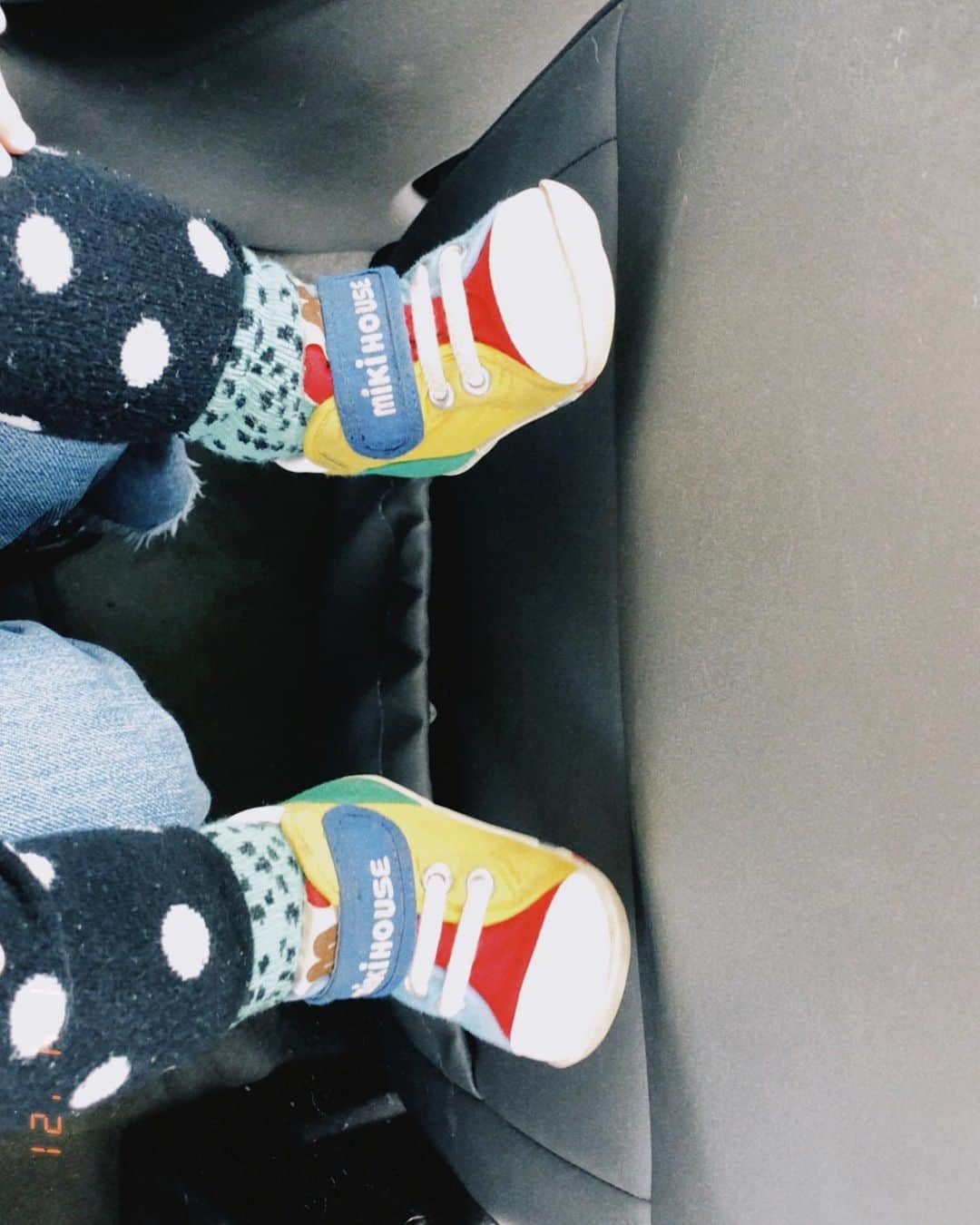 伊藤信子のインスタグラム：「from son to daughter 👟」