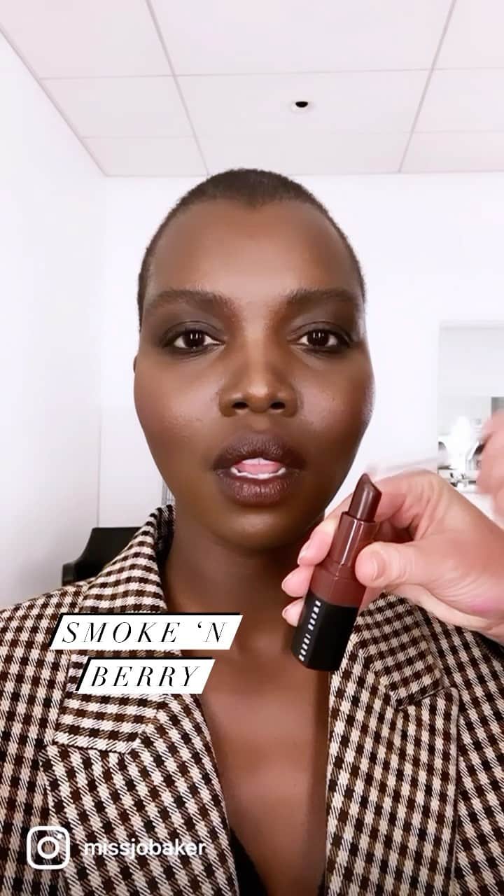 JO BAKERのインスタグラム：「N Y K H O R • P A U L 🇸🇩  Smoked soot lids with deep warm berry lip.... ‘crushed lip colour’ in  #blackberry @bobbibrown @bobbibrownuk  Model @nykhor  Hair @robsalty  Makeup by me #jobakermakeupartist #sudanese #beauty #makeuptutorial #makeuplooks #makeuplooks #makeupartist #makeupaddict #makeupoftheday #makeuplover #makeupideas」