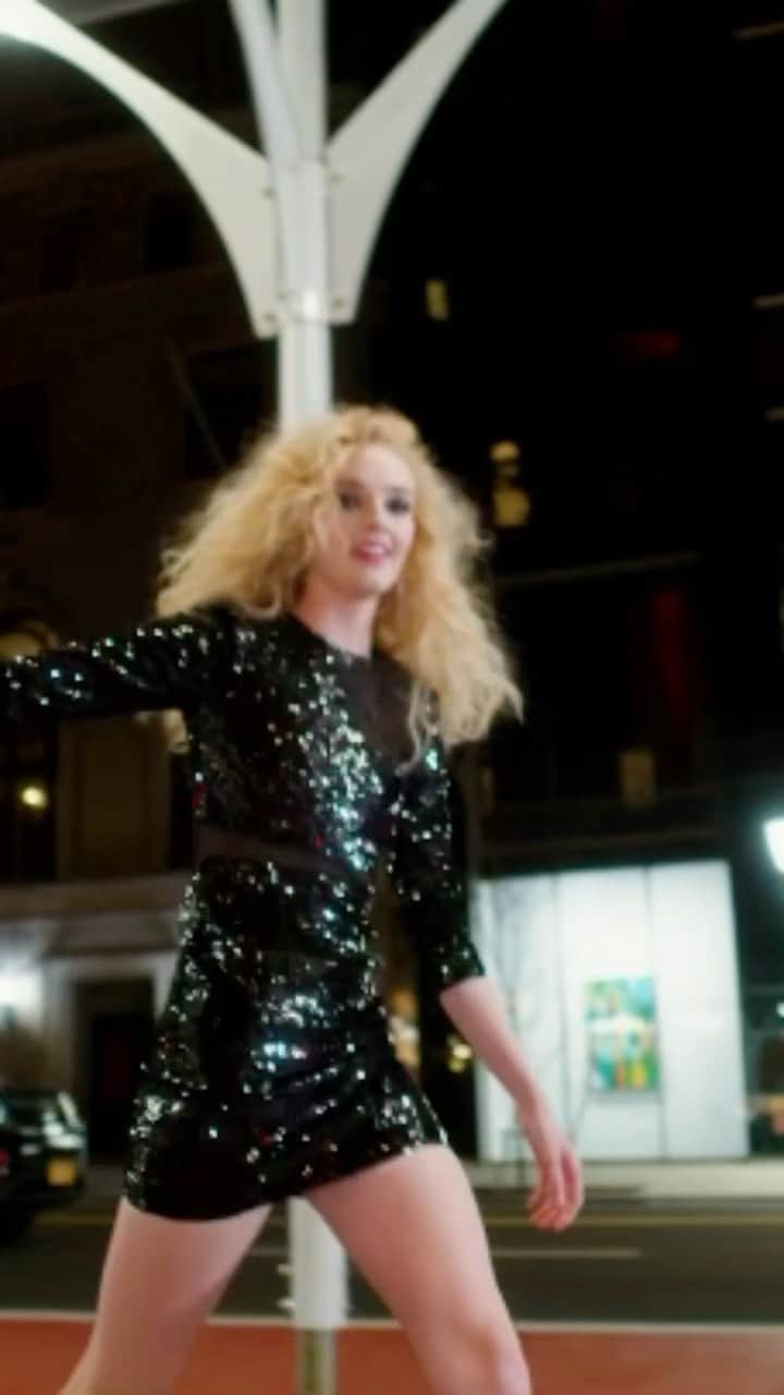 アリス+オリビアのインスタグラム：「Me...as soon as I get the vaccine!! I can’t wait to dance down the streets of nyc!!! ❤️🙌」