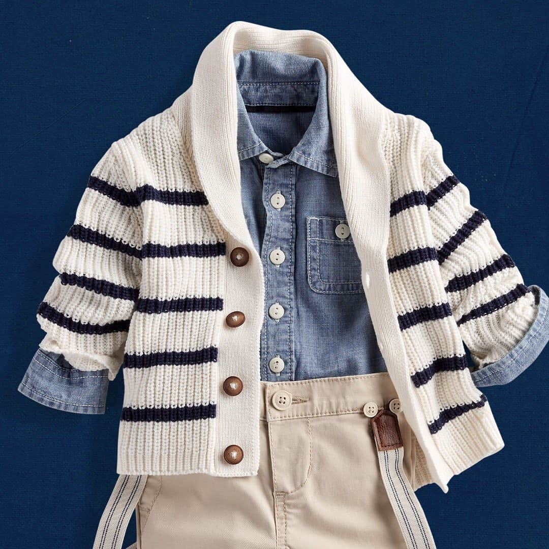 オシュコシュさんのインスタグラム写真 - (オシュコシュInstagram)「Timeless OshKosh style, only tinier! Who’s expecting a new #babybgosh this spring?! 🤰 #specialdelivery #newbaby」1月4日 10時03分 - oshkoshkids