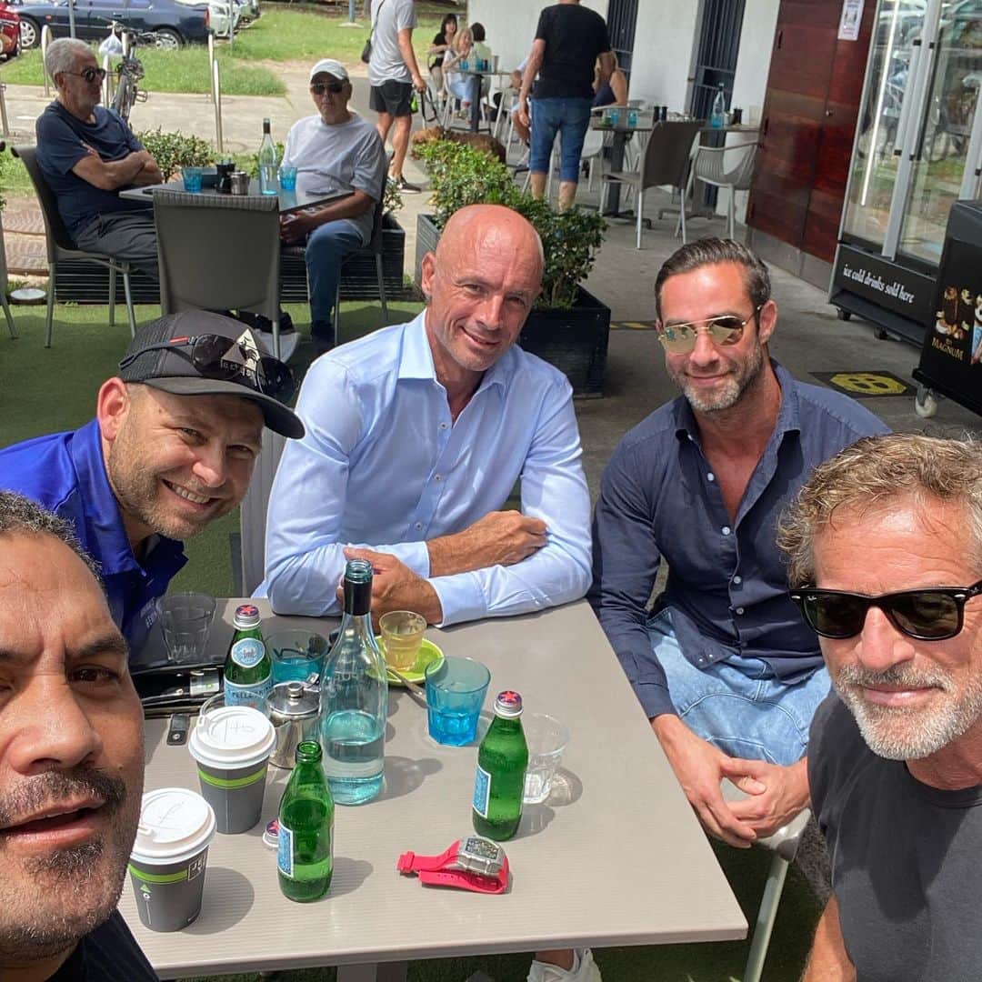 のインスタグラム：「Great catch up for lunch having a chat about a common interest @mark_bouris @dean.miller7 @somawellnessau @juggernautmarkhunt 😃😃😃😃」
