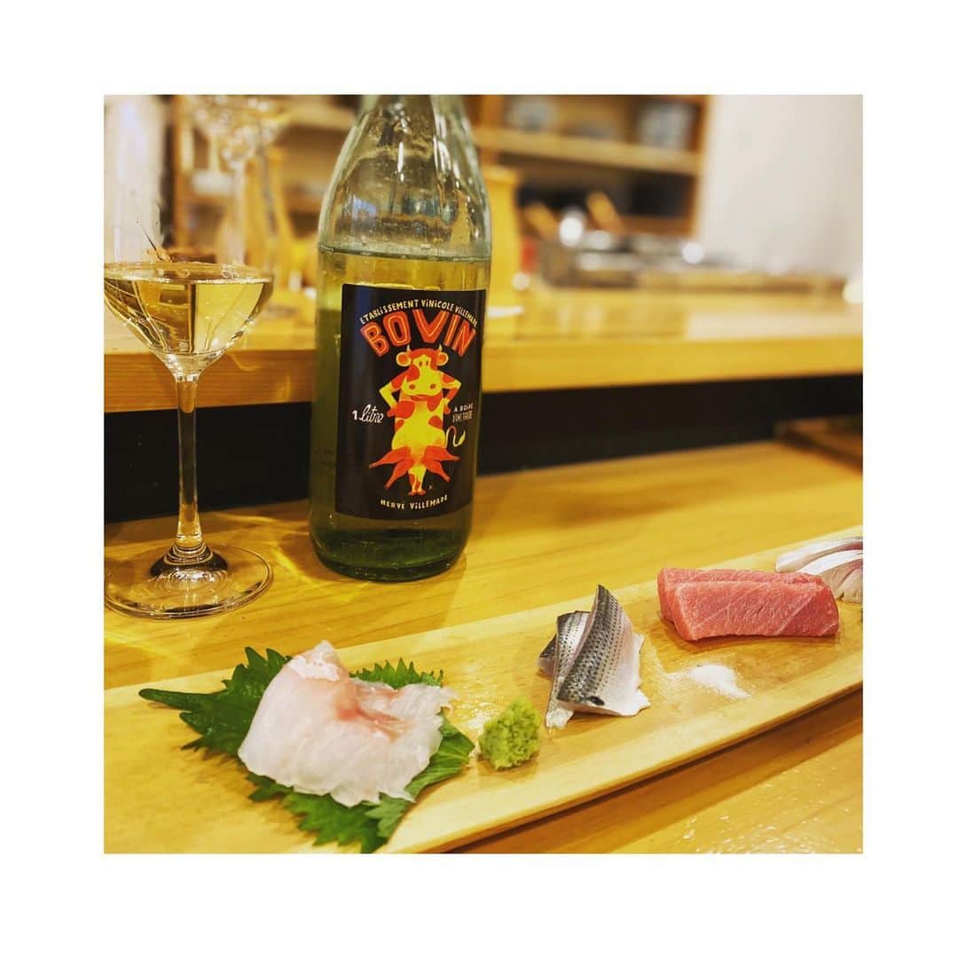 坪田あさみのインスタグラム：「. あっという間のお正月休みもおしまい。 2021年も変わらず前向きに、人に優しく、仕事は丁寧に。 すべてはバランスを大切にしていきたい。 どうぞよろしくお願い致します🙌🏼 さぁ、少しずつ日常に戻していこう。 . #寿司はじめは大好きないいじまさんから　#すべてにバランスの素晴らしい店 #お正月に寿司が楽しめる幸せ　#日々のこと #丑年」