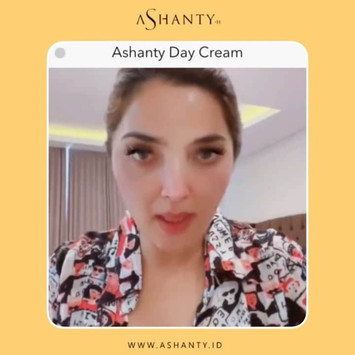 ASHANTY BEAUTY CREAM OFFICIALのインスタグラム：「Day Cream Ashanty sebelum memulai aktivitasmu yaa Ladies, agar kulit wajah tetap terjaga dan terlindungi 🌸  _________________________________ Informasi dan pemesanan : WA: 081287388885 WA: 085781140354 WA: 087778489900 WA: 081293823950 FAST RESPONS CLICK LINK yang ada di Bio IG @ashantyid  _________________________________ #creamwajag #beauty #cosmetics #brandlocal #skincare #skincarelocal #thehermansyah #beautyvlogger #beauty #kosmetikmahal #ashantyid #keluargaasix #ashantyhermansyah #mua」