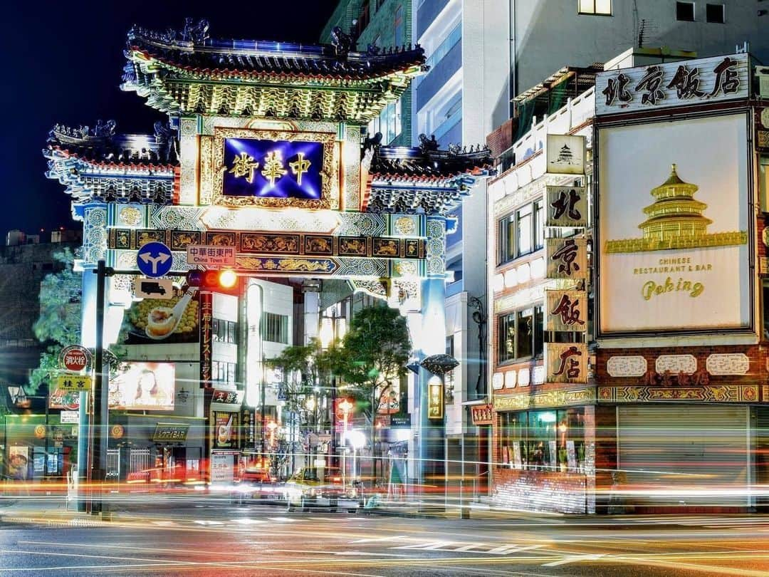 東京カメラ部 横浜分室さんのインスタグラム写真 - (東京カメラ部 横浜分室Instagram)「Photo by @photomuttoh⠀ 「横浜中華街」⠀ https://www.instagram.com/p/B9rhdmkgE1t/⠀ .⠀ いいね！＆コメント大歓迎！⠀ ※投稿に関するご注意・ポリシーは東京カメラ部に準じます。詳しくは下記をご覧ください。⠀ https://fb.minpos.com/fb/willvii/camera_jpn/static/guideline⠀ .⠀ #みなとみらい線フォト散歩 #みなとみらい線フォトさんぽ #みなとみらい線 #横浜 #新高島 #みなとみらい #馬車道 #日本大通り #元町中華街 #yokohama #東京カメラ部 #Japan #photo #写真 #日本⠀ Follow: @TCC.Yokohama⠀ .⠀ ※皆様、政府、自治体など公的機関の指示に従った行動をお願いします。⠀ 東京カメラ部および分室では、写真を「見る楽しみ」を提供することを通して、微力ながら皆様にわずかな時間でも癒しをお届けしたいと思っております。」1月4日 11時00分 - tcc.yokohama