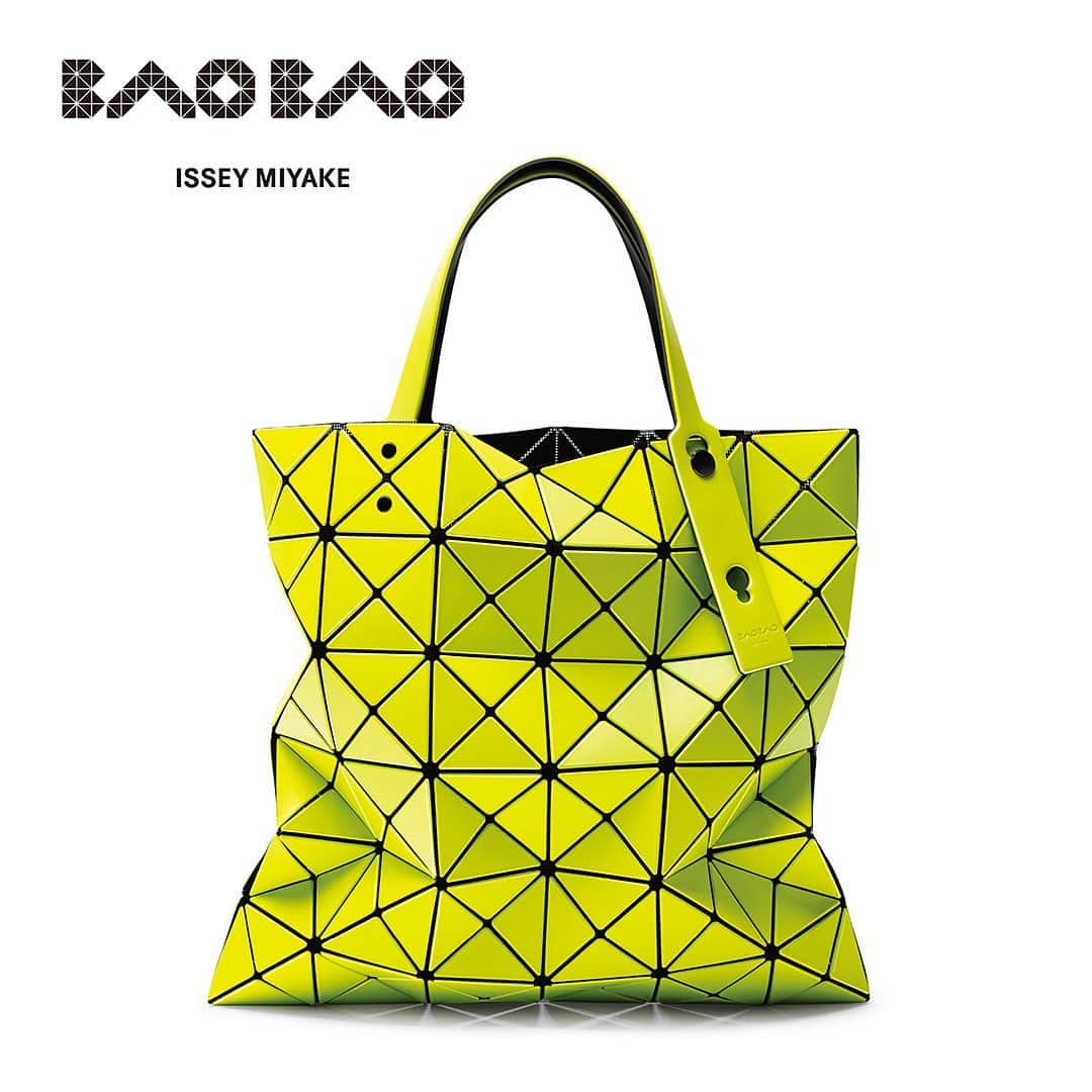 のインスタグラム：「【NEW ITEM】LUCENT MATTE  RELEASE MONTH January, 2021 *By country RELEASE MONTH may be different.  #baobaoisseymiyake #baobao #isseymiyake #totebag #lucentmatte #ss21」