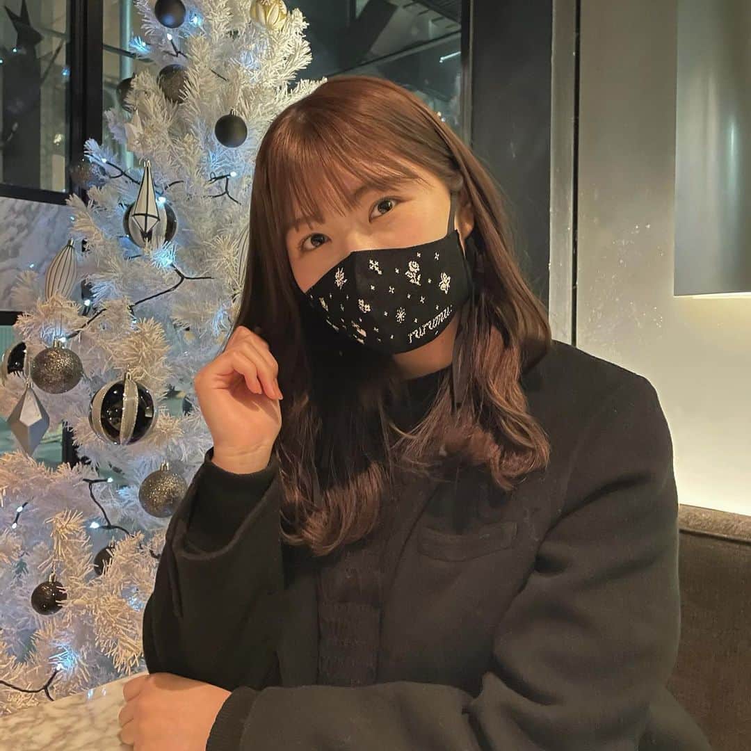 横島亜衿のインスタグラム：「マスク可愛い🐇♡」