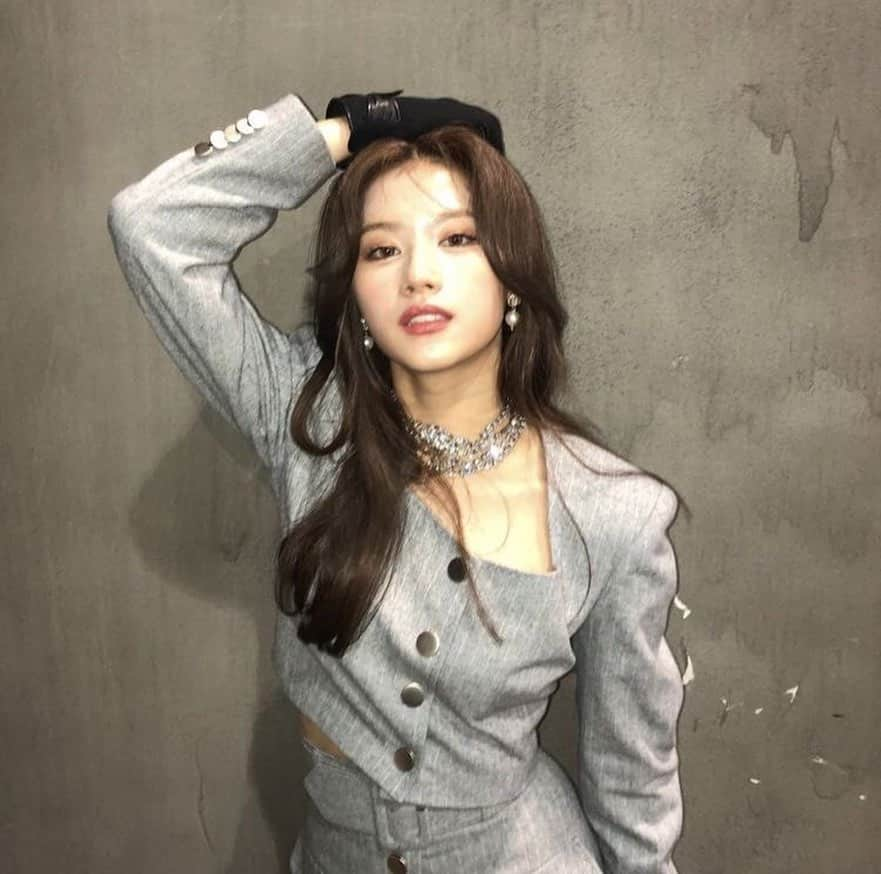 サナさんのインスタグラム写真 - (サナInstagram)「hi hi :) how are you? — : 🐿 ♩ #twice #sana #sanaminatozaki #minatozakisana #사나 #jyp #feelspecial #nosananolife #kpop #nayeon #tzuyu #jihyo #mina #jungyeon #momo #dahyun #chaeyeon [ © owner ]」1月4日 11時20分 - twicesana