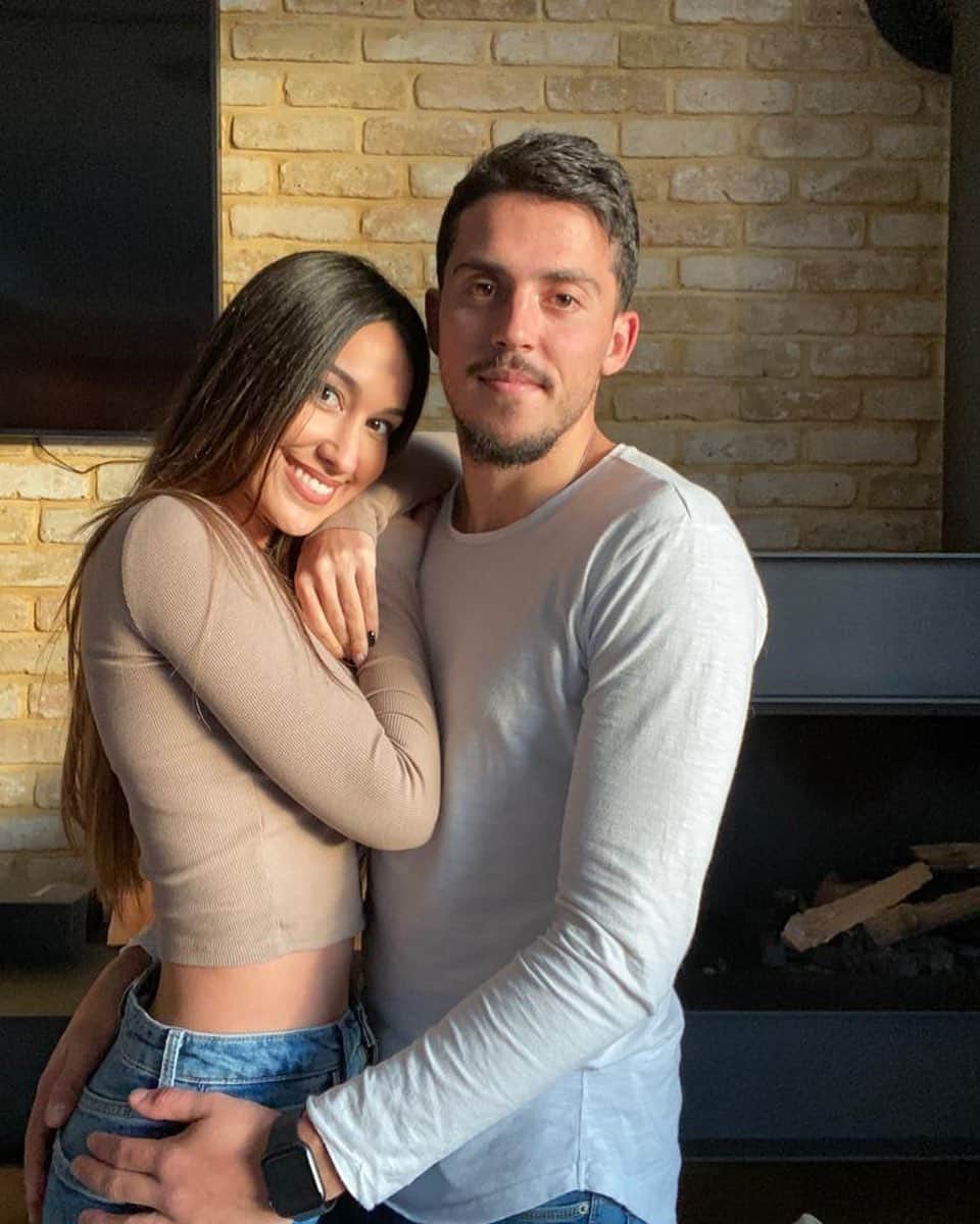 パブロ・フォルナルスのインスタグラム：「👸🏽❤️🧔🏽」