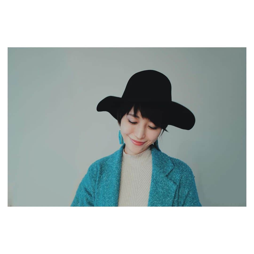 竹仲絵里さんのインスタグラム写真 - (竹仲絵里Instagram)「stand.fm「おやすみチャンネル」  新年初の更新しました＊＊  ＃25　新年の抱負 and レター  （ちょっと編集、書き出しに失敗したみたい。。。 途切れ途切れの箇所がありますがご了承下さい！ ごめんなさい💦）  https://stand.fm/episodes/5ff313958be5424a85790a44 （アプリダウンロードして聴いてね）  番組共々、今年もどうぞよろしくお願いいたします。  #standfm #おやすみチャンネル #音声配信 #新年のごあいさつ #今年の抱負 #ラジオが好き #眠れない夜に #リラックスタイム」1月4日 22時22分 - eri_takenaka
