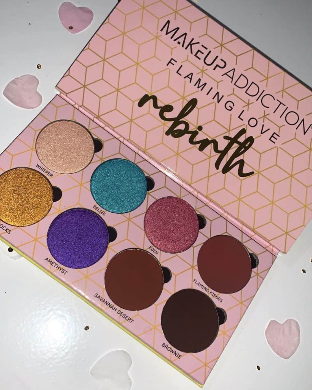 Makeup Addiction Cosmeticsさんのインスタグラム写真 - (Makeup Addiction CosmeticsInstagram)「We are already in love with this shot by @ashleeighlauren of our Flaming love rebirth palette! 🎨🎨 Who has theirs in their collections already? #makeupaddiction #makeupaddictioncosmetics #flamingloverebirth」1月4日 22時26分 - makeupaddictioncosmetics