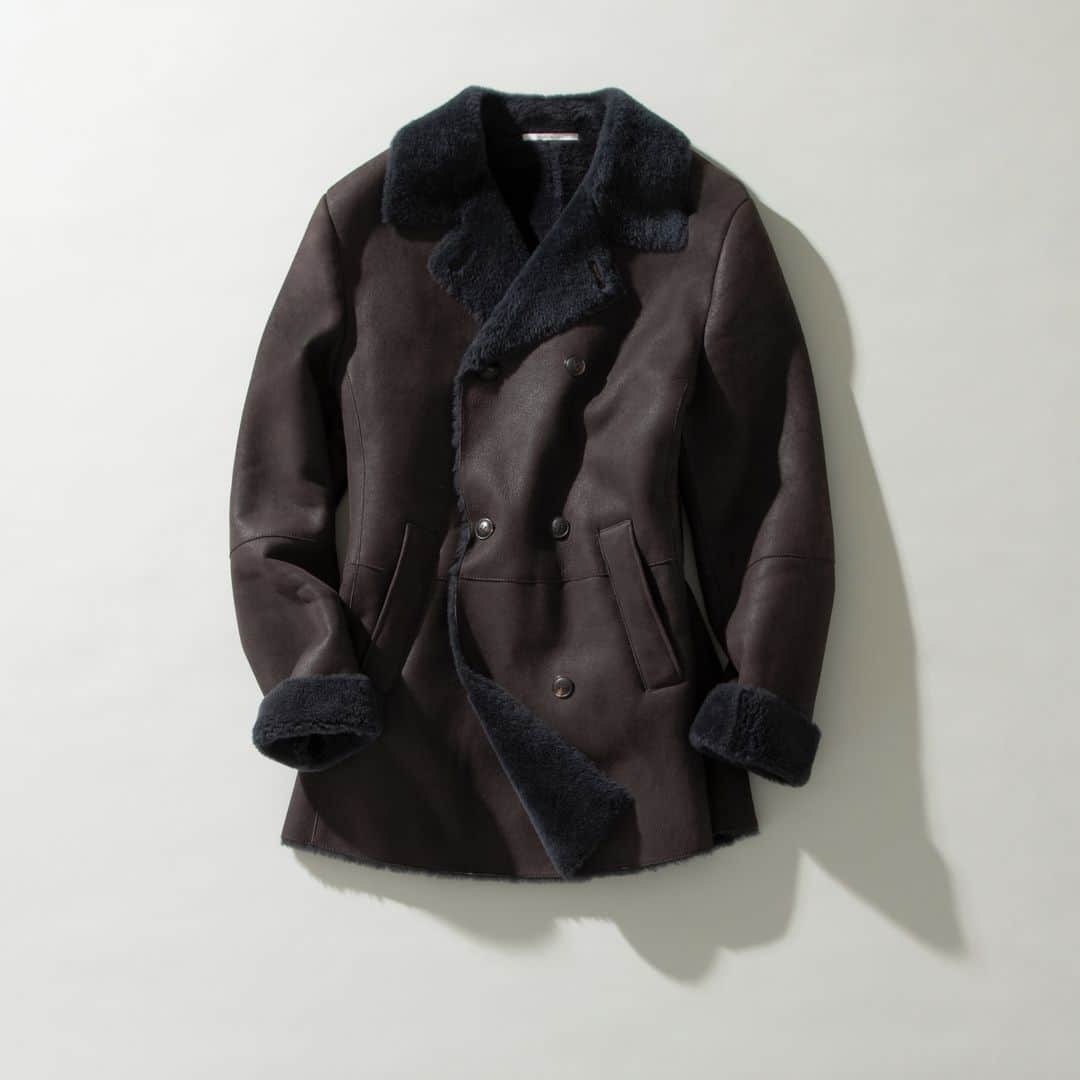 パルジレリのインスタグラム：「Start the new year with the right attitude.⁣ Pal Zileri double breasted shearling coat.⁣ #PalZileri #FW20」