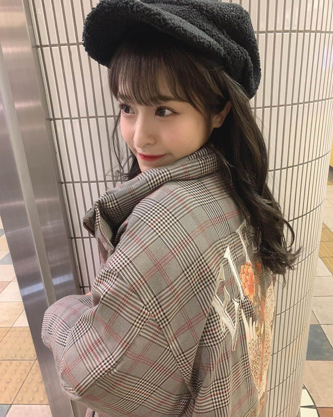 清水里香さんのインスタグラム写真 - (清水里香Instagram)「#今日のりかてぃー﻿ ﻿ ﻿ 可愛い洋服を着てご満悦です☺️﻿ ﻿ @ladiesfashion.kandk﻿ @elfsack_japan﻿ ﻿ ﻿ ﻿ ﻿ #私服 #ジャケット #kandk_style #elfsack﻿」1月4日 21時00分 - partyyy_chu